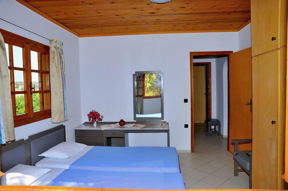 Lefkothea With Large Pool, Bbq & Playground * Adelianos Kampos