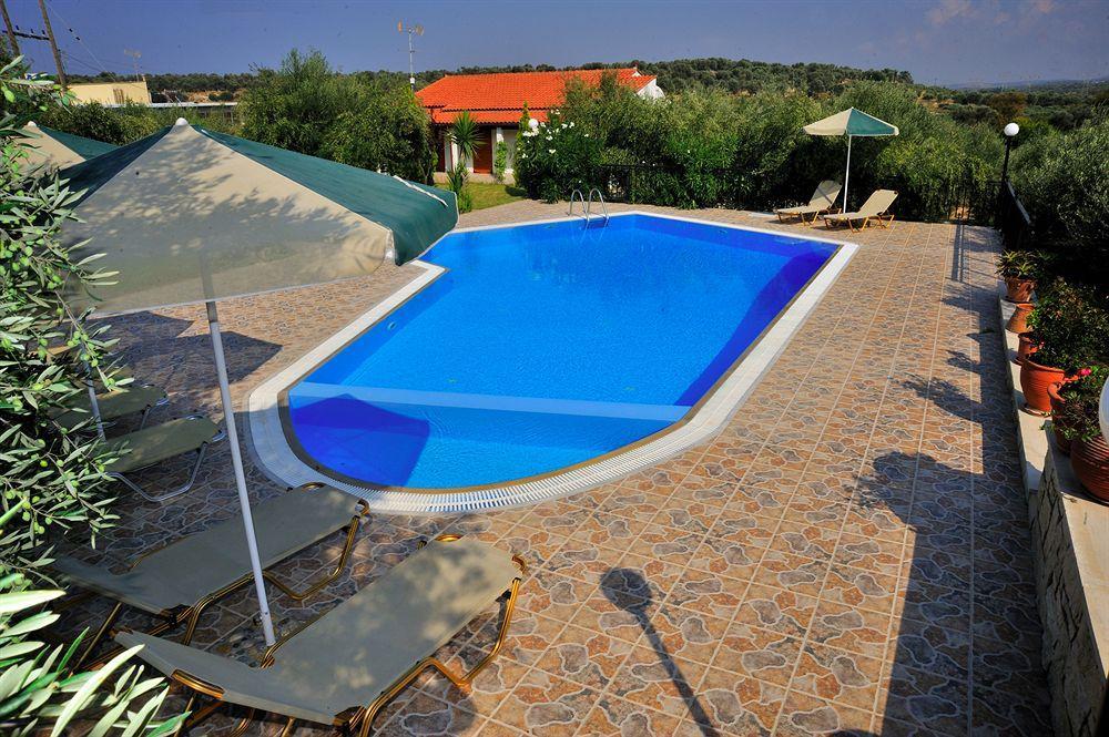 Villa Lefkothea With Large Pool, Bbq & Playground Adelianos Kampos