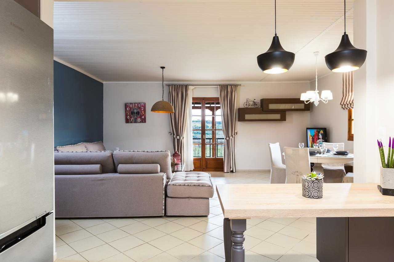 Lefkothea With Large Pool, Bbq & Playground *