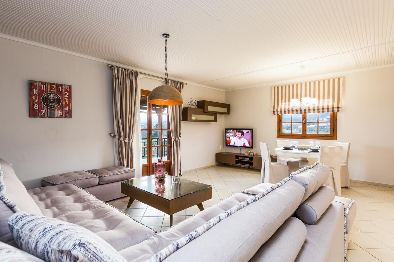 Lefkothea With Large Pool, Bbq & Playground Villa *