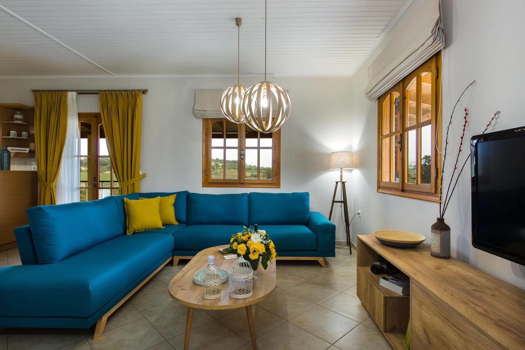 Villa Lefkothea With Large Pool, Bbq & Playground Adelianos Kampos