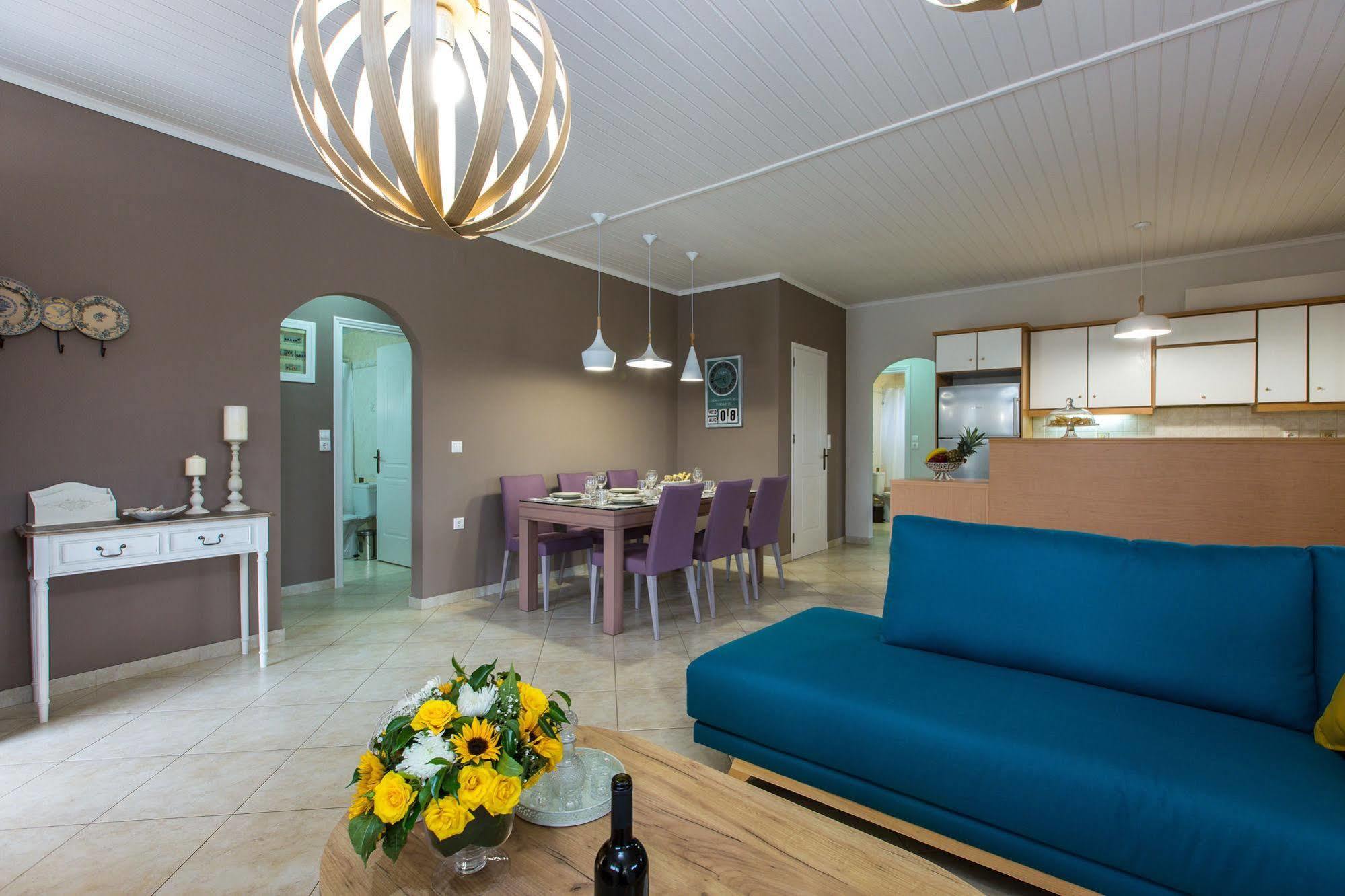 Lefkothea With Large Pool, Bbq & Playground Villa *