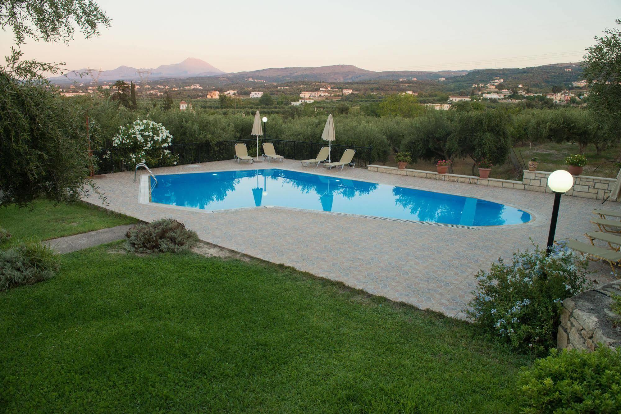 Lefkothea With Large Pool, Bbq & Playground Villa