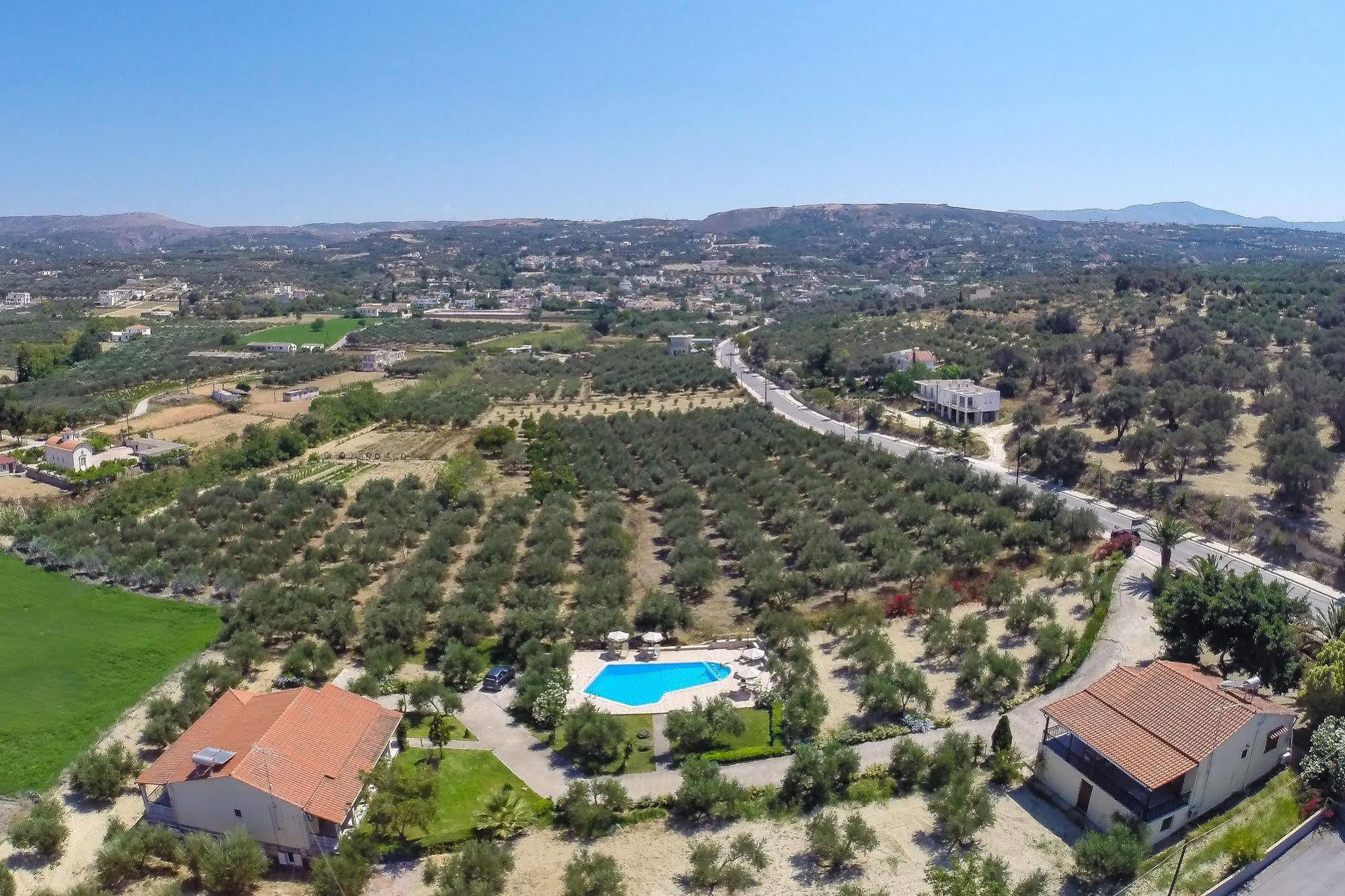 Lefkothea With Large Pool, Bbq & Playground Adelianos Kampos