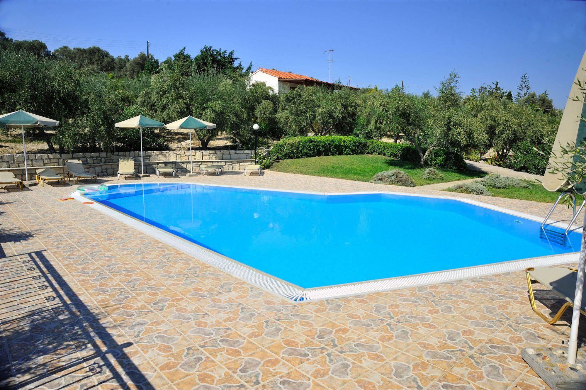 Villa Lefkothea With Large Pool, Bbq & Playground Adelianos Kampos