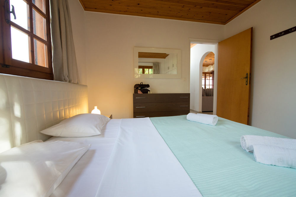 Lefkothea With Large Pool, Bbq & Playground *